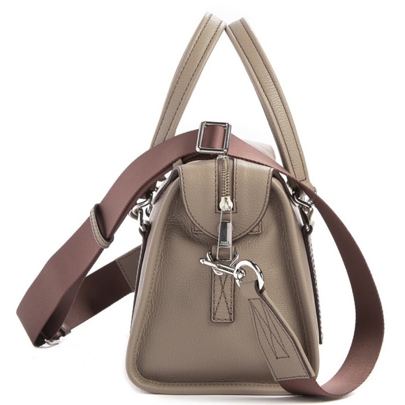 Sold ! Marc Jacobs Leather Satchel/Cross body - Picture 4 of 7